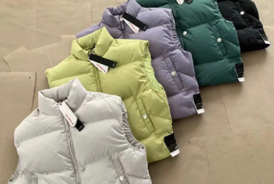 企業(yè)員工在羽絨服馬甲定制的時候，如何選擇合適自己的尺碼？