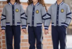 如何預(yù)防定制的校服清洗掉色問題？